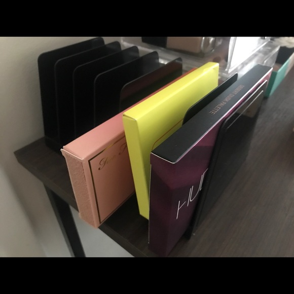 3 Desk sorters makeup palette storage - Picture 4 of 5